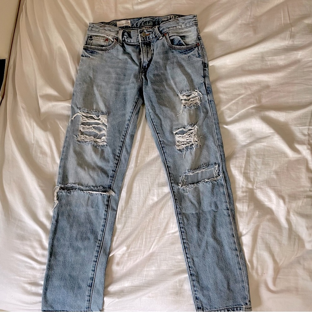 GAP BLUE DISTRESSED SEXY BOYFRIEND JEANS